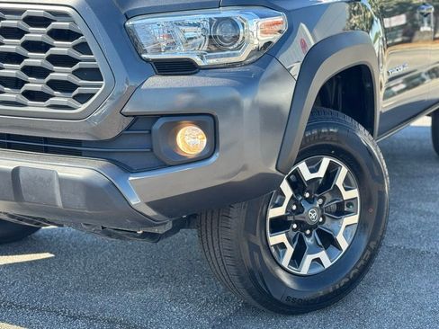 Used 2023 Toyota Tacoma TRD Off-Road w/ Technology Package AWD/4WD image 5