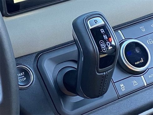 Used 2023 Land Rover Defender 110 X-Dynamic SE image 16