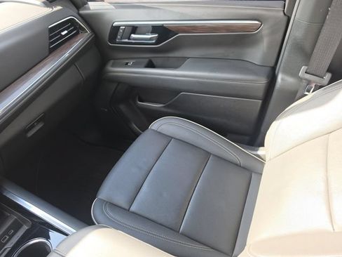 Used 2025 Chevrolet Tahoe Premier RWD image 16