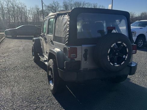 Used 2013 Jeep Wrangler Unlimited Sport image 5