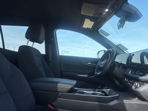 Used 2026 Chevrolet Equinox LT image 28