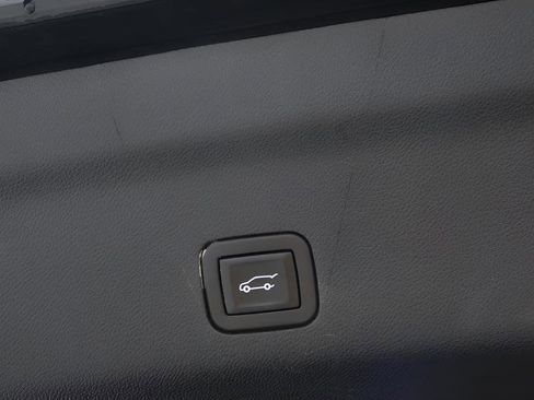 Used 2024 GMC Yukon XL AT4 w/ Technology Package AWD/4WD image 36