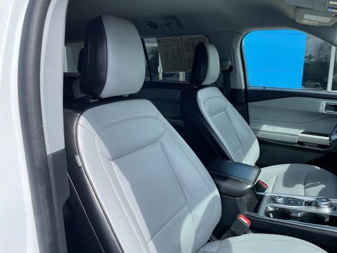 Used 2021 Ford Explorer XLT w/ Equipment Group 202A image 27