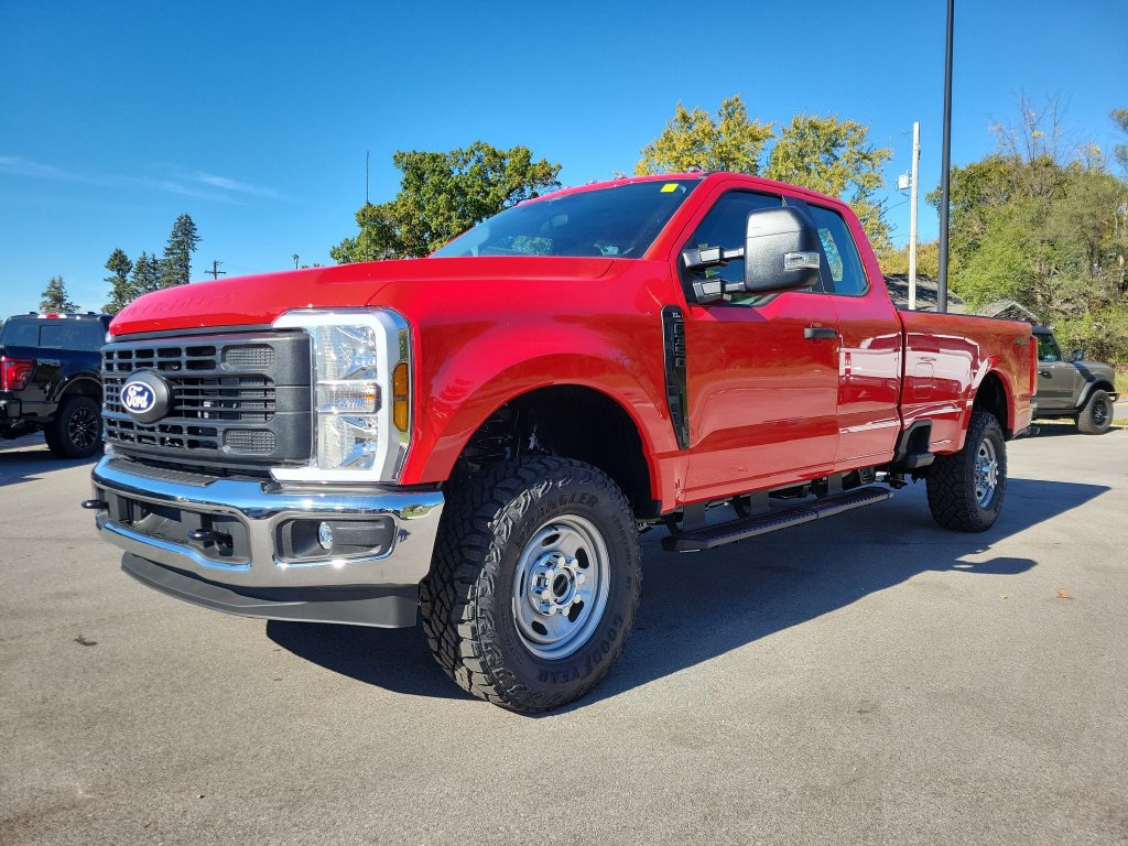 New 2027 Ford F350 XL w/ XL Off-Road 33" Tire Package AWD/4WD image 2