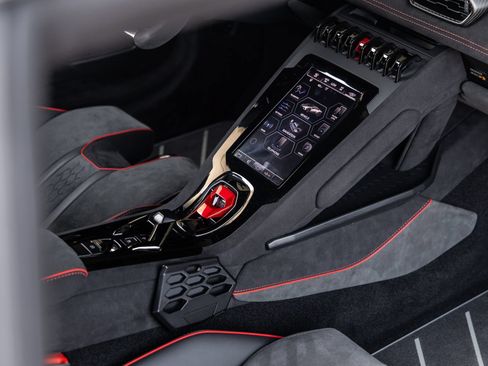 Used 2023 Lamborghini Huracan Sterrato AWD/4WD image 39