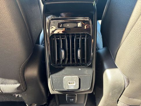 Used 2025 Jeep Compass Limited image 24