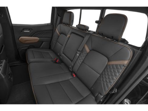 Used 2024 GMC Canyon Denali AWD/4WD image 15
