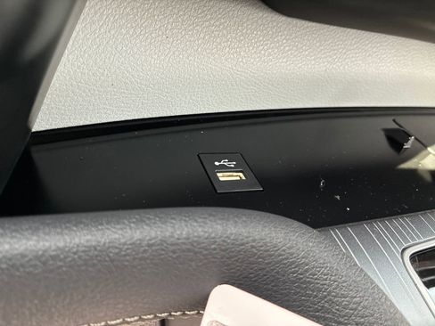 New 2026 Toyota Sienna XLE image 38