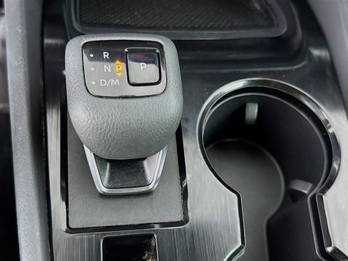 Used 2024 Nissan Rogue SV w/ SV Premium Package FWD image 19