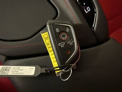 Used 2021 Chevrolet Corvette Stingray Coupe w/ Z51 Performance Package RWD image 20