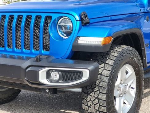 Used 2022 Jeep Gladiator Sport image 5