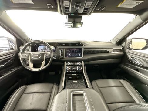 Used 2023 GMC Yukon Denali w/ Advanced Technology Package AWD/4WD image 11