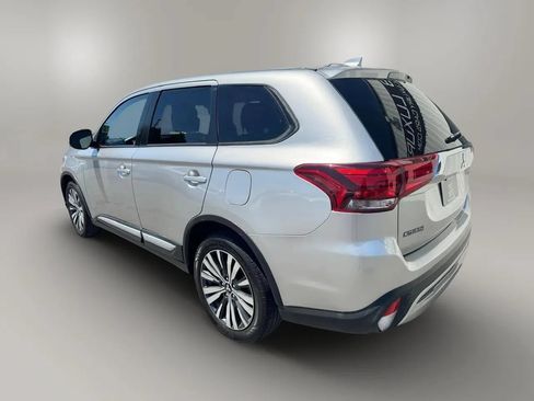 Used 2019 Mitsubishi Outlander SE FWD image 8