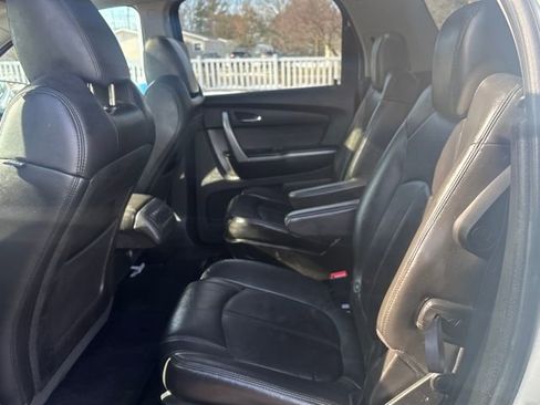 Used 2010 GMC Acadia SLT image 25