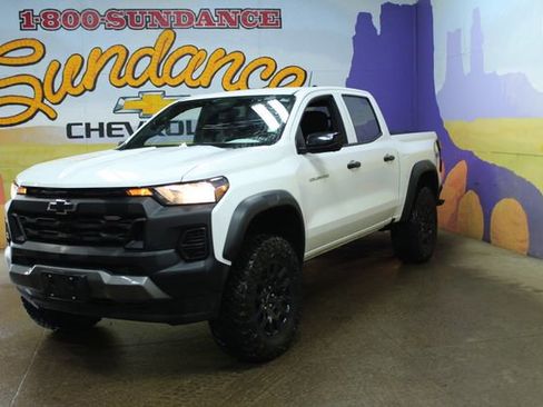 Used 2024 Chevrolet Colorado Trail Boss w/ Technology Package AWD/4WD image 1