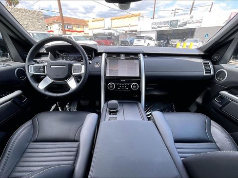 Certified 2025 Land Rover Discovery S AWD/4WD image 15