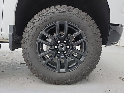 Used 2023 Chevrolet Silverado 1500 LT Trail Boss w/ Protection Package AWD/4WD image 19