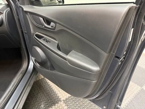 Used 2019 Hyundai Kona SE image 32