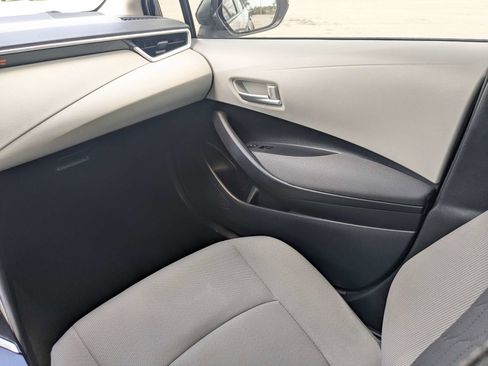 Used 2021 Toyota Corolla LE FWD image 18