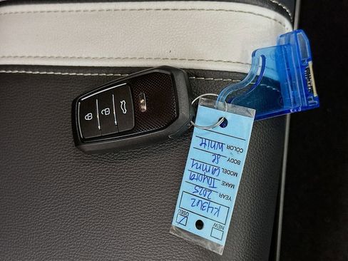 Used 2025 Toyota Camry SE image 36