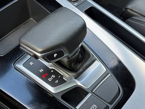 Used 2025 Audi Q5 2.0T Premium image 17