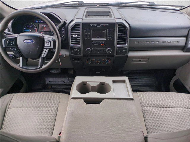 Used 2018 Ford F350 XLT w/ Camper Package AWD/4WD image 16