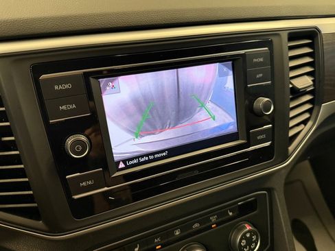 Used 2023 Volkswagen Atlas SE image 13