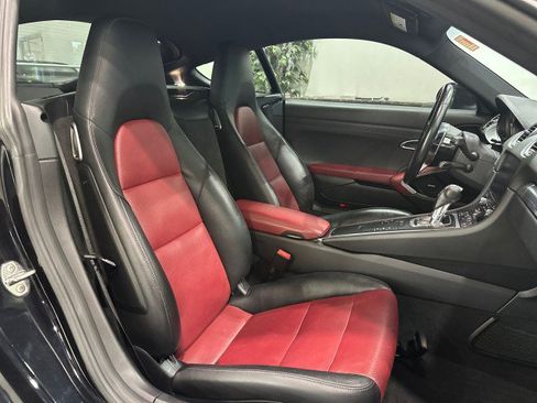Used 2019 Porsche 718 Cayman RWD image 6