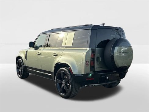 Certified 2025 Land Rover Defender 110 X-Dynamic SE image 2