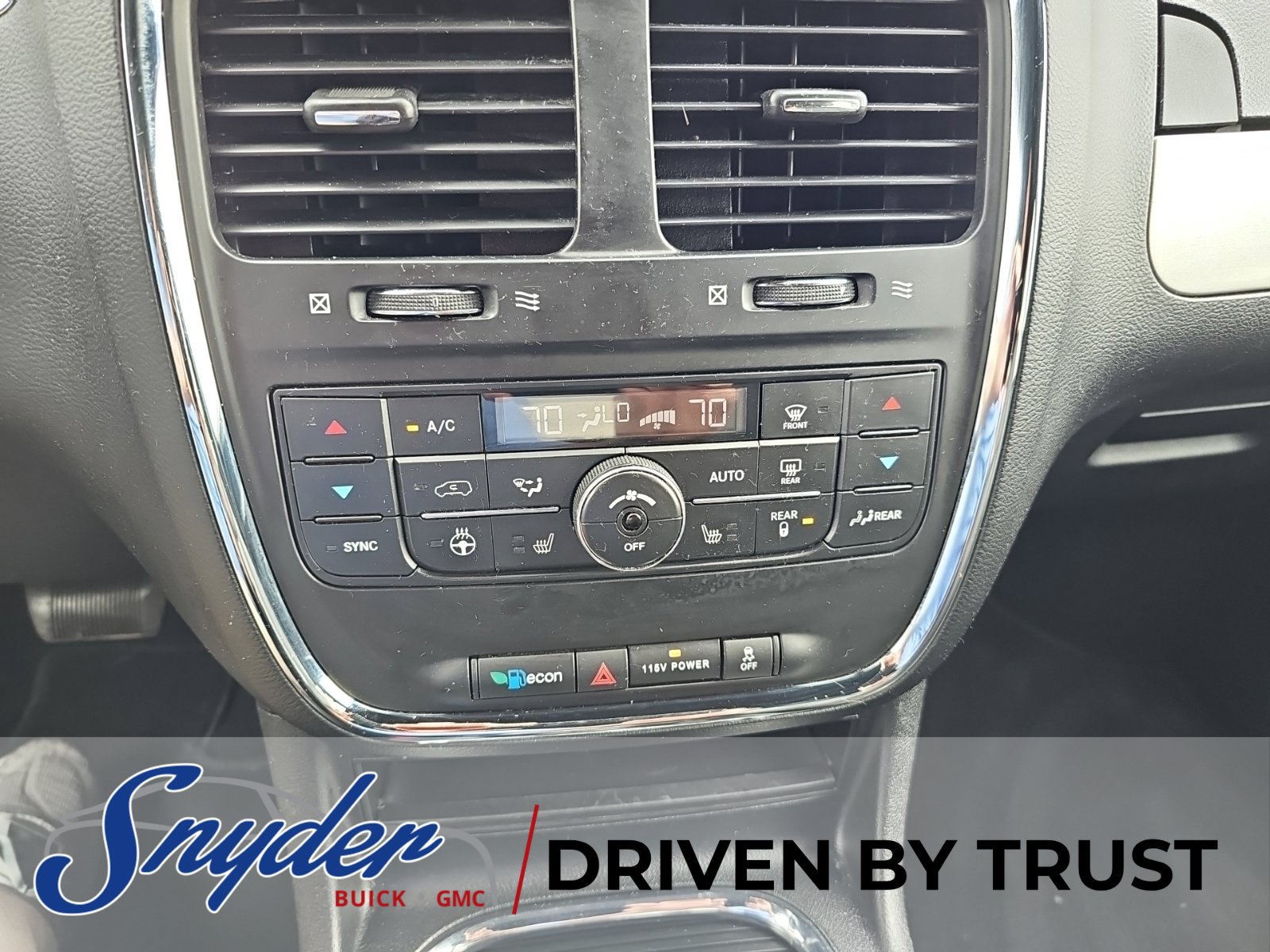 Used 2020 Dodge Grand Caravan GT FWD image 16
