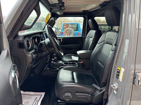 Used 2022 Jeep Wrangler Unlimited Sahara w/ Cold Weather Group AWD/4WD image 13