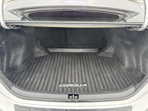 Used 2016 Toyota Corolla LE image 18