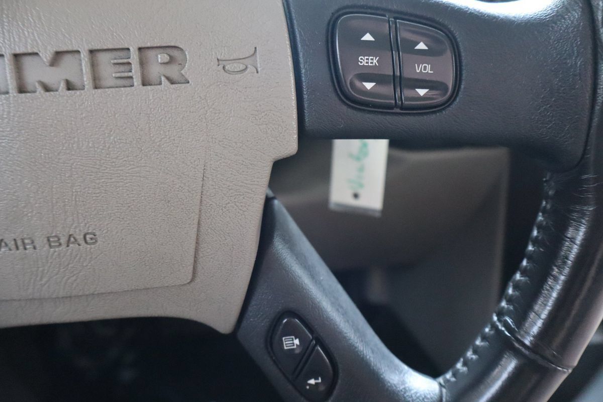 Used 2003 HUMMER H2 w/ Preferred Equipment Group AWD/4WD image 32