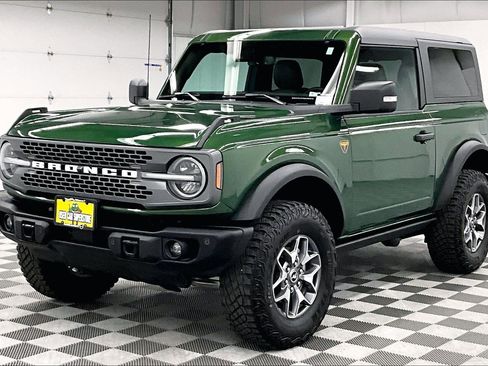 Used 2025 Ford Bronco Badlands AWD/4WD image 11