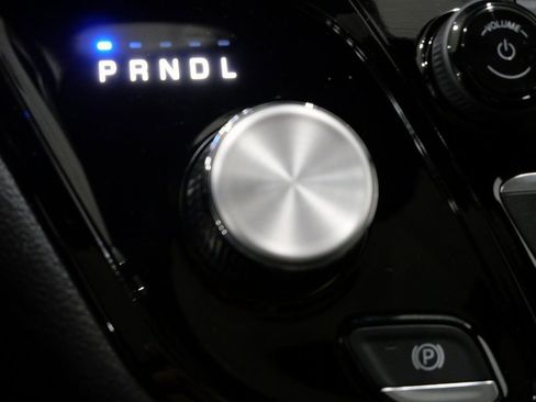 New 2026 Chrysler Pacifica Select AWD/4WD image 22