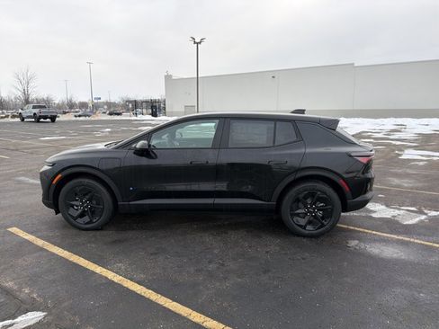 New 2026 Chevrolet Equinox EV LT image 8