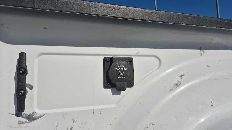 Used 2021 RAM 2500 Tradesman w/ Chrome Appearance Group AWD/4WD image 7