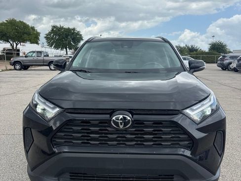 Used 2025 Toyota RAV4 XLE FWD image 2