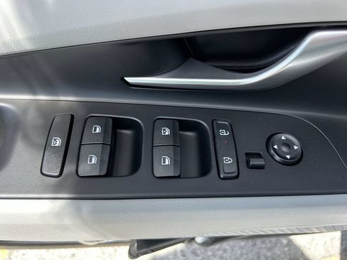 New 2025 Hyundai Elantra Limited FWD image 20