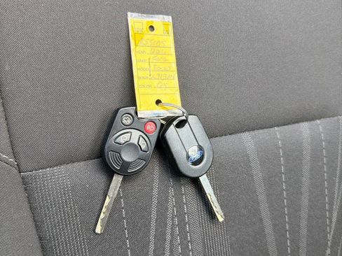Used 2016 Ford Focus SE FWD image 29