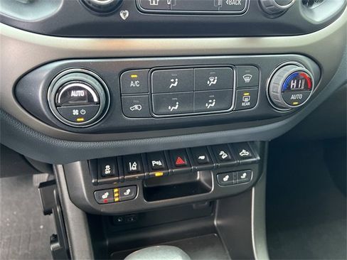 Certified 2022 Chevrolet Colorado Z71 w/ Safety Package image 16