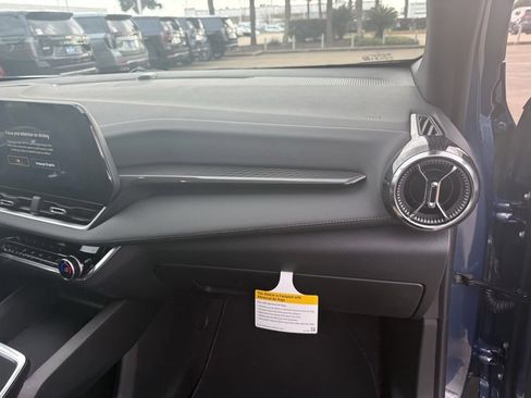 New 2026 Chevrolet Equinox LT w/ Convenience Package II image 44