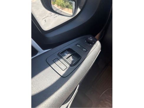Used 2025 RAM ProMaster 2500 w/ Convenience Group FWD image 12
