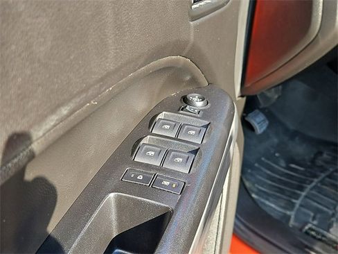 Used 2021 Chevrolet Colorado LT w/ Safety Package image 18