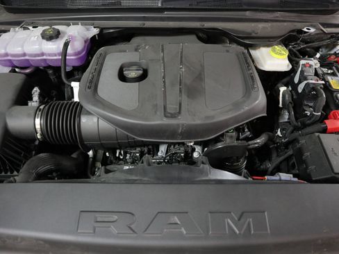 New 2026 RAM 1500 Express AWD/4WD image 14