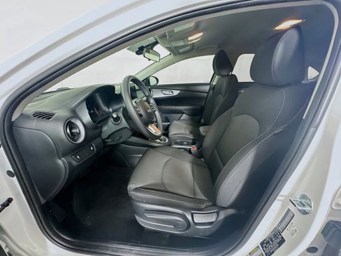 Used 2024 Kia Forte LX image 13