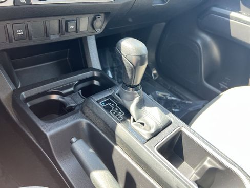 Used 2023 Toyota Tacoma SR AWD/4WD image 20