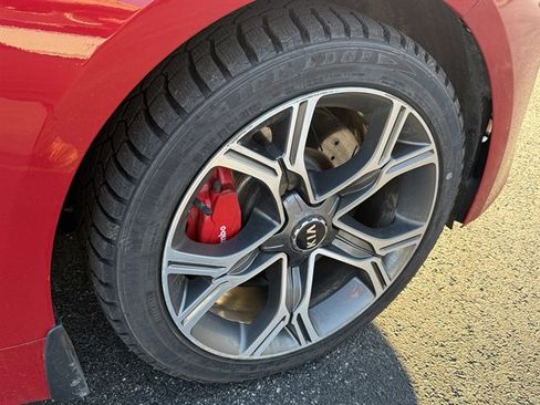 Used 2019 Kia Stinger GT1 image 5