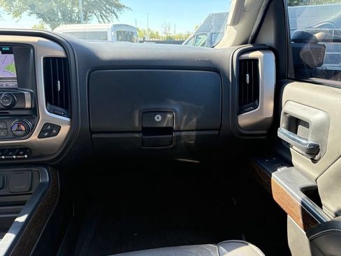 Used 2019 GMC Sierra 2500 Denali w/ Duramax Plus Package AWD/4WD image 7