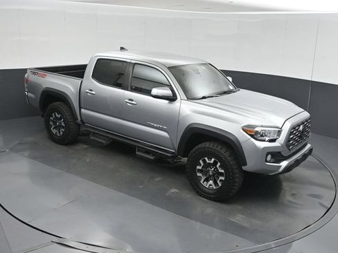 Used 2022 Toyota Tacoma TRD Off-Road AWD/4WD image 33